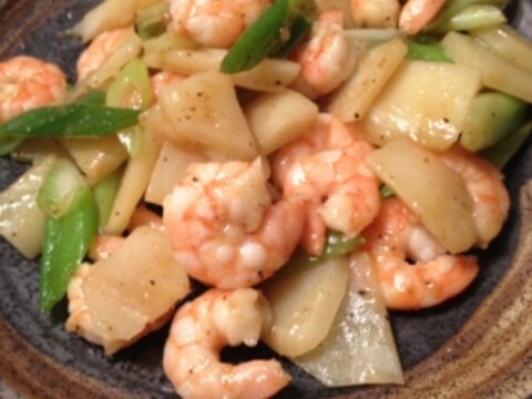 じゃがいもとエビの炒めもの